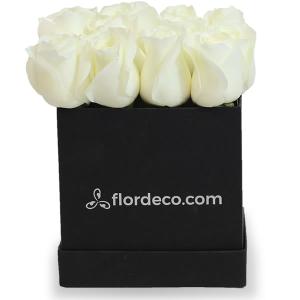 Caja con 16 rosas blancas