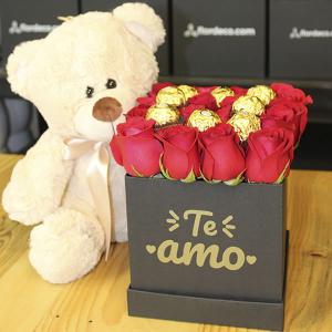 Combo caja con 16 rosas roja Te amo, Ferreros y Oso